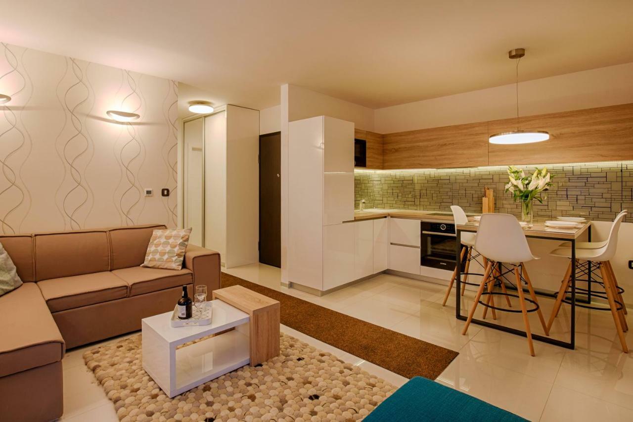 Deluxe New Apartments - Few Steps From The Beach - Luxury Holiday With Style - By Traveler Tourist Agency Krk Крк Екстер'єр фото