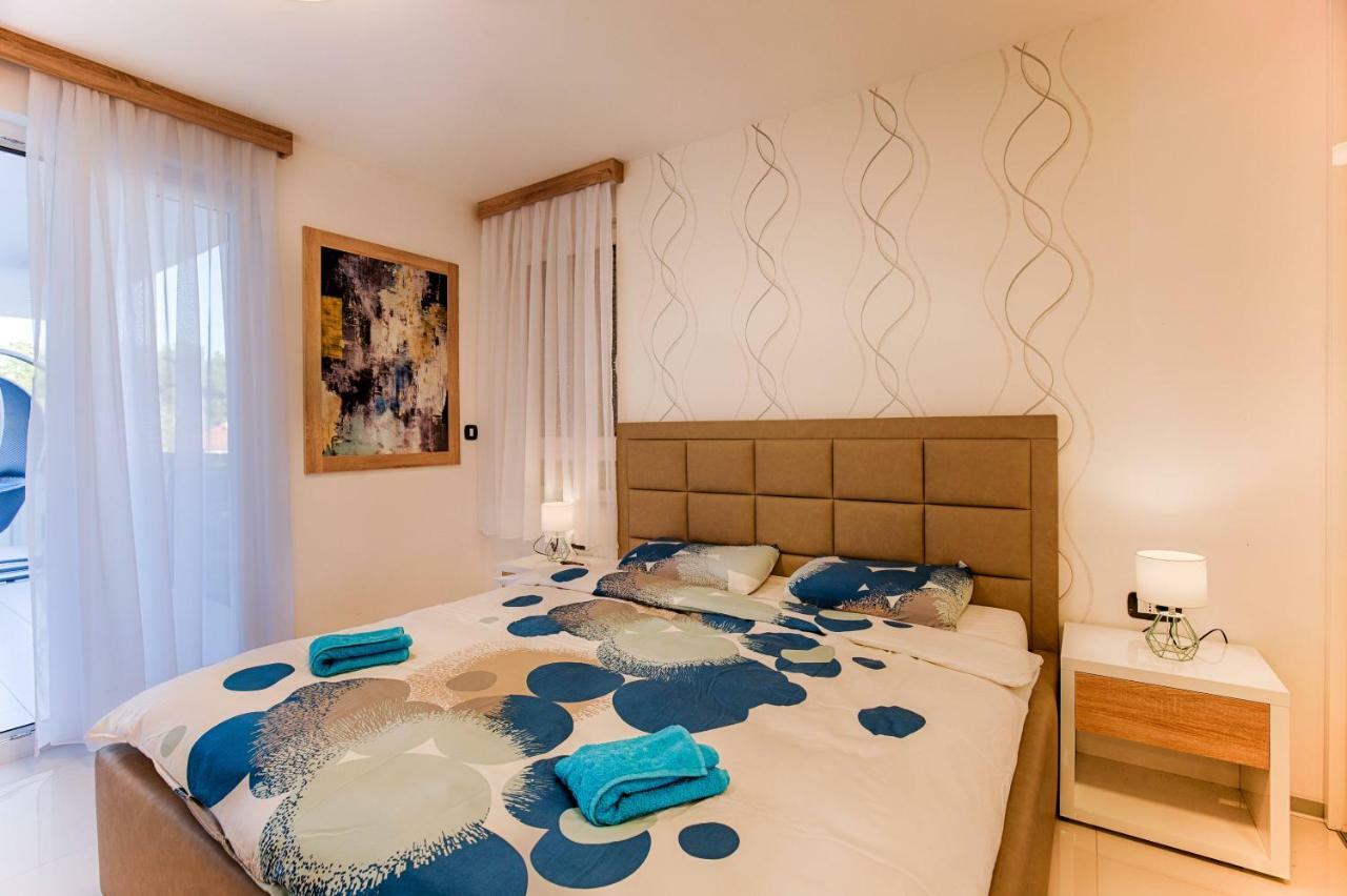 Deluxe New Apartments - Few Steps From The Beach - Luxury Holiday With Style - By Traveler Tourist Agency Krk Крк Екстер'єр фото