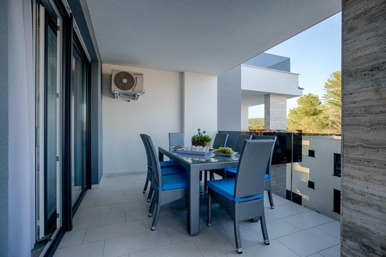 Deluxe New Apartments - Few Steps From The Beach - Luxury Holiday With Style - By Traveler Tourist Agency Krk Крк Екстер'єр фото